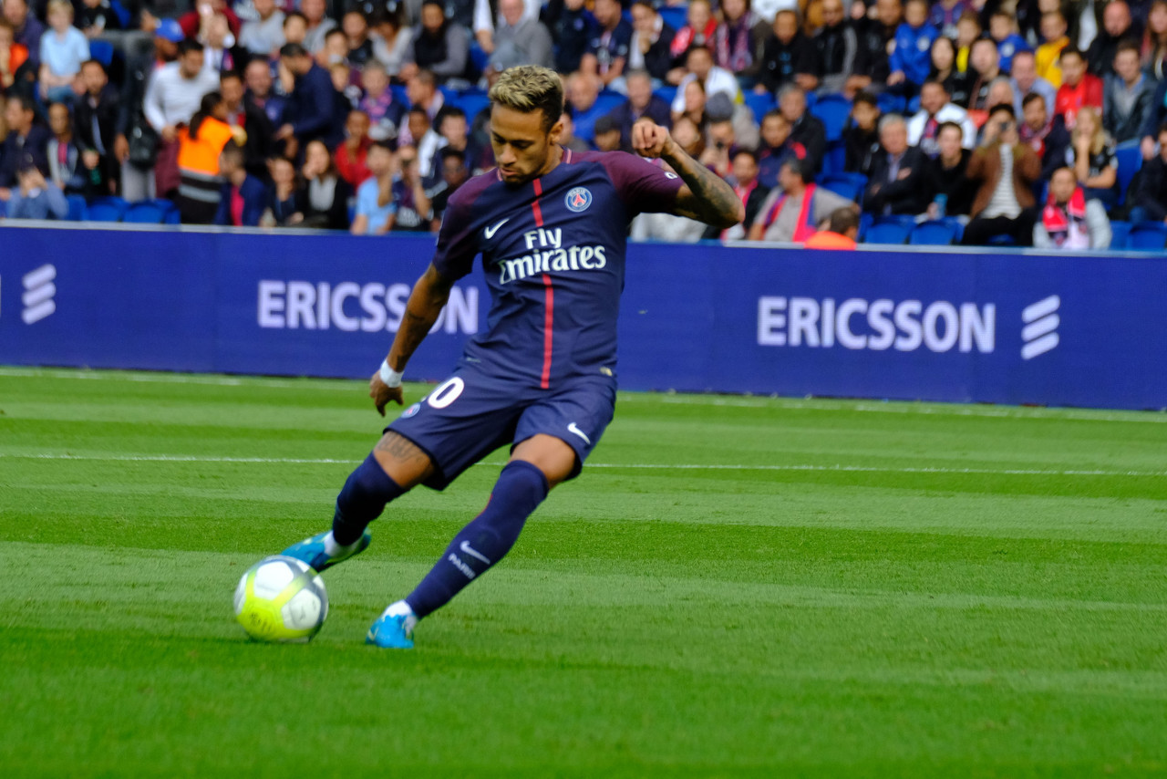 记者：职业联赛颁奖礼时隔6年恢复，拟于12月12日在上海举行（记者：职业联赛颁奖典礼阔别六年重启，拟定于12月12日在上海举行）