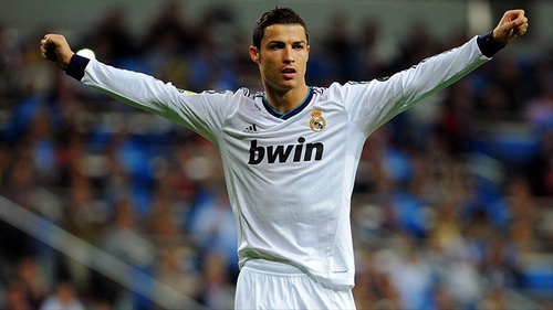 半场战报：沃尔夫斯堡2-0柏林联合，阿穆拉1射1传，维默尔破门（半场速报：沃尔夫斯堡2比0领先柏林联合，阿穆拉传射建功，维默尔收获进球）