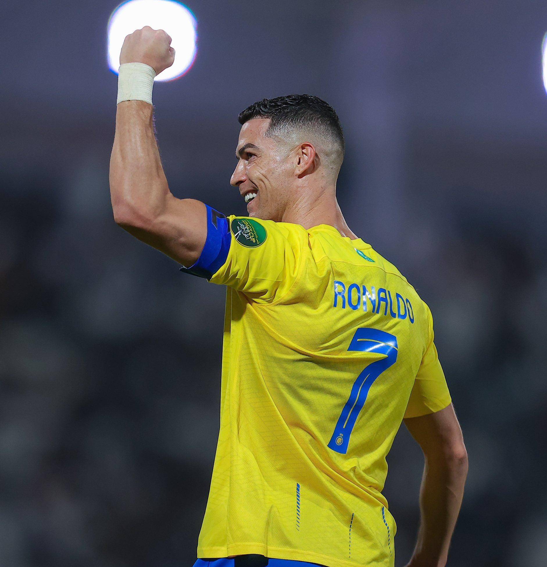 库库：当切尔西给我报价时，我哭着打电话告诉了我的妻子（库库：收到切尔西报价那一刻，我哭着第一时间告诉了妻子）