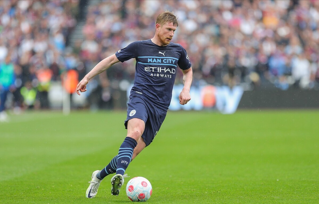 欧冠进球榜更新：莱万连续进球,（欧冠射手榜最新：莱万连场破门）