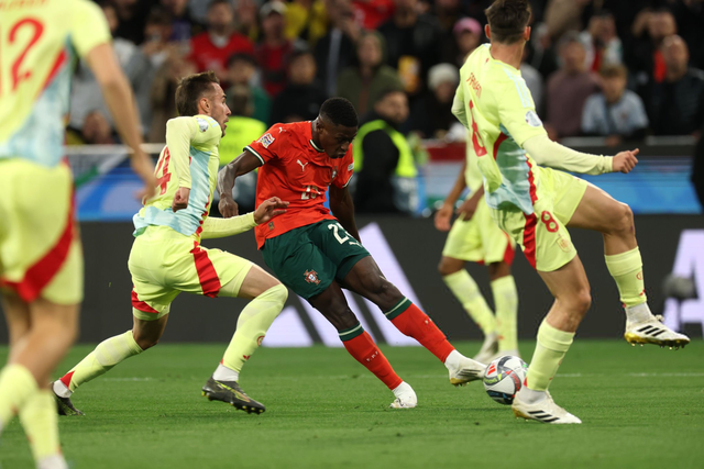 拉米罗：想对球迷说对不起，希望赢得足协杯奖杯献给他们（拉米罗向球迷致歉：盼夺足协杯冠军献给你们）