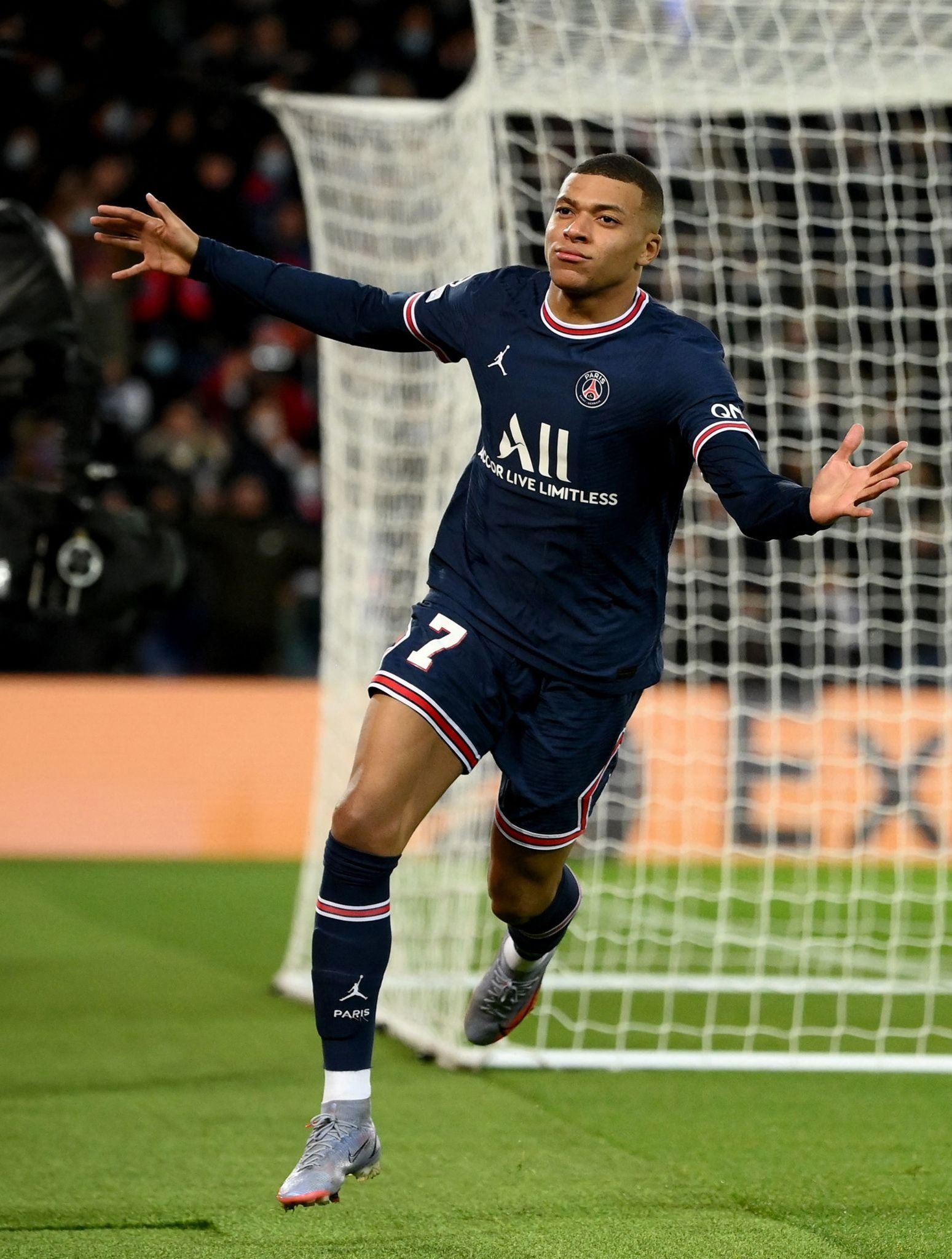 太阳本赛季终结过多支球队连胜，明天将对阵15连胜的雷霆（连胜终结者太阳明日对阵15连胜雷霆）