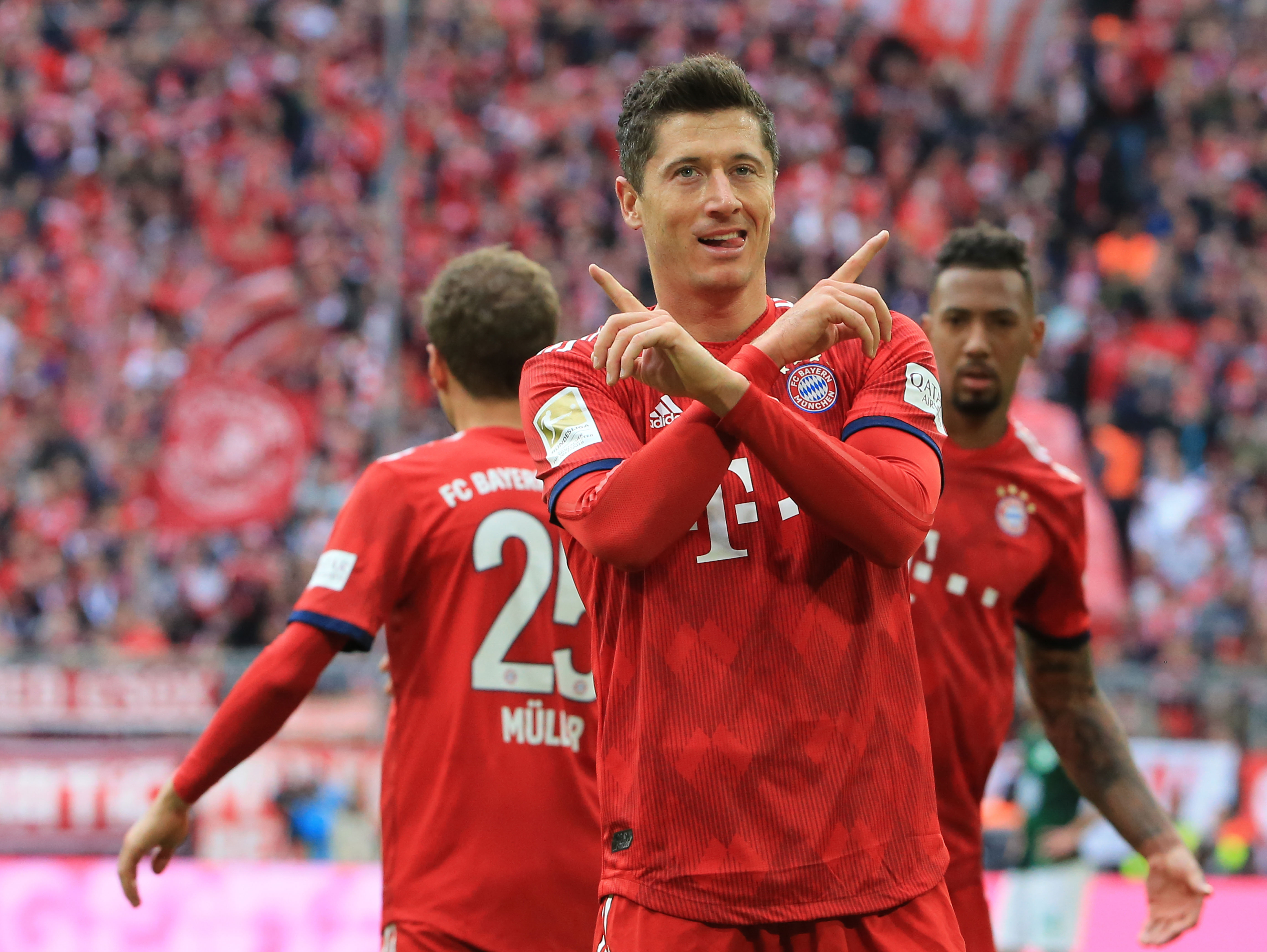 球队取胜后送亚泰降级，海牛球迷在退场时高喊“亚泰降级啦”（海牛取胜致亚泰降级，退场球迷齐声喊“亚泰降级啦”）