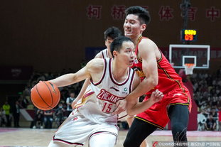 球迷：他这赛季真的开窍了（球迷直呼：他本赛季彻底觉醒了）