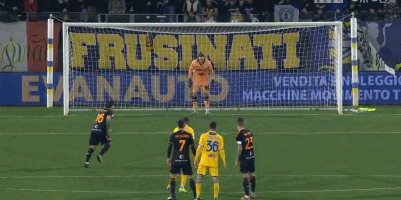 焦点之战即将打响：英超榜首两强切尔西阿森纳正面对决（巅峰对决将至：英超领头双雄切尔西与阿森纳狭路相逢）