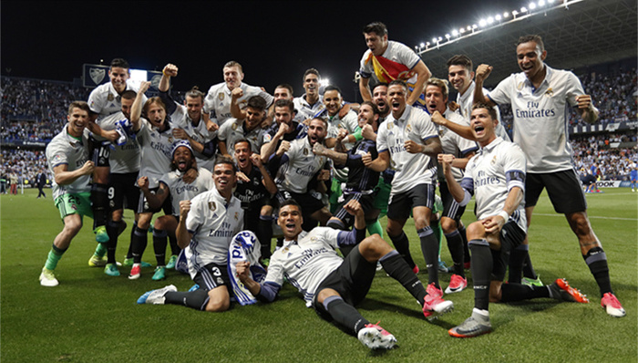 德天空：多特加入对16岁新星菲林的争夺，曼联也在竞争中（德天空：多特参与16岁新星菲林争夺战，曼联同样在列）