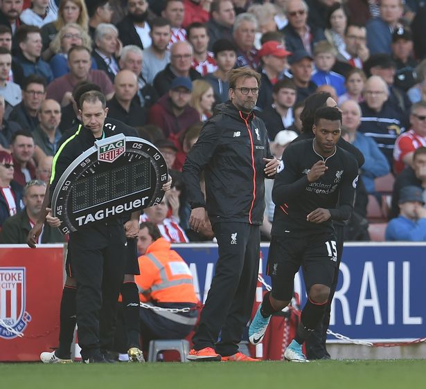 2025／26赛季英超：利物浦崩溃安菲尔德！上届冠军俯冲保级区（2025／26英超：安菲尔德失守，利物浦崩盘，上季冠军跌入保级区）