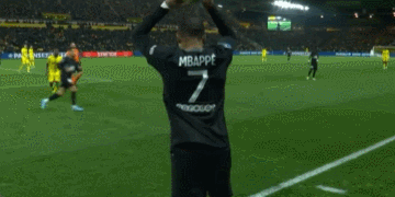 曼联高层对阿莫林分歧曝光，两人力挺两人质疑！12月战绩或定未来